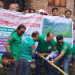 মিরকাদিমে প্রাচীন পুকুরে পরিচ্ছন্নতা অভিযানের উদ্যোগে  ইউএনও’র